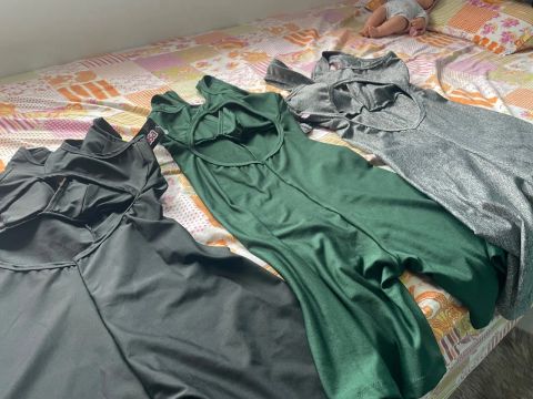 3 Macacões com Decote nas Costas