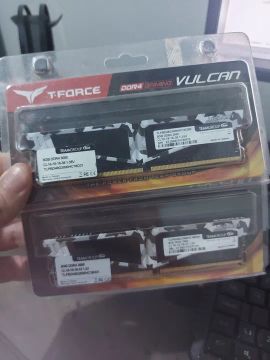 2 Memória RAM T-Force Vulcan de 8GB DDR4 
