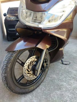 Moto PCX DLX 2017-150 cc muito nova