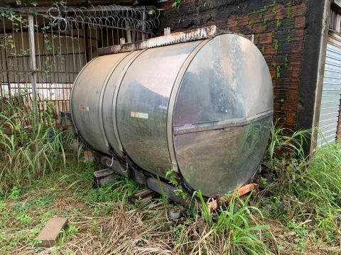 Tanque inox 4 mil litros próprio para transporte de líquido alimentício. 