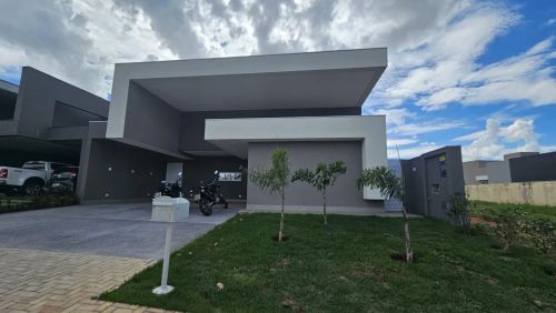 Linda casa Térrea com 4 suítes