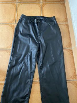 Calça de couro preta