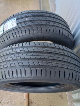 Pneus Michelin 235/60 R18