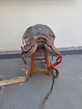 Sela de Couro para Cavalo - Arreio