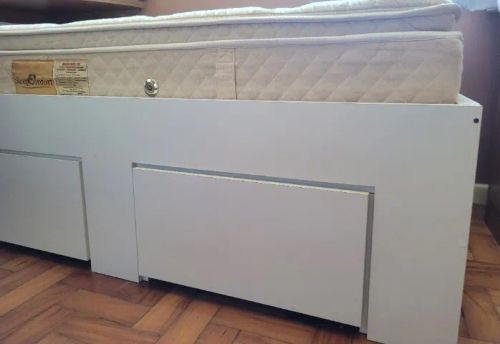 Cama solteiro com colchão com gavetas