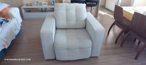 Poltrona Luxuosa e Confortável