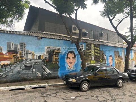 Imóvel comercial na Avenida Engenheiro Caetano Álvares possuindo 400m² e 4 banheiros.