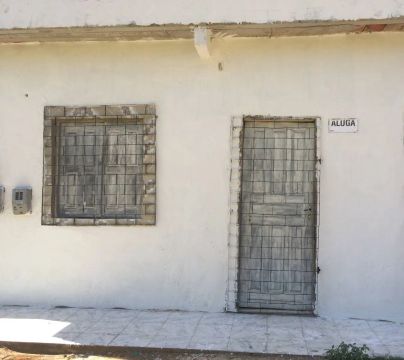 ALUGA-SE UMA CASA NO TIJUQUINHA