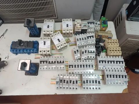 Componentes de painel elétrico