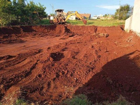 Terreno plano pronto para construir localizado no condomínio salto das bananeiras 2 