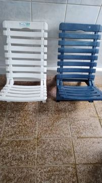 2 Cadeiras Dobráveis - Branca e Azul