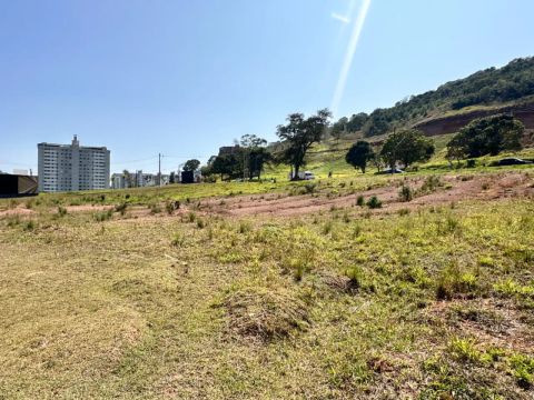 Lote com 340 m² para construir ou investir para venda
