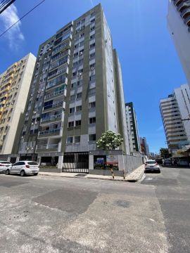 Belíssimo apartamento na Treze de Julho, 1º andar, norte/leste, totalmente reformado e des