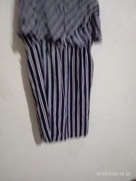 Vestido listrada azul e branca