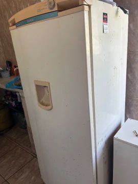 Vendo geladeira consul