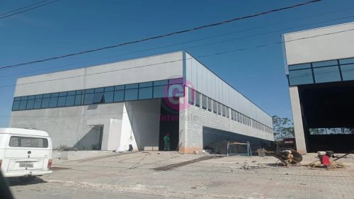 GALPAO COMERCIAL PARA LOCAÇÃO DENTRO DE CONDOMINIO FECHADO. PROXIMO A DUTRA! 750m²