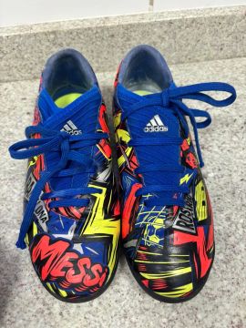 Chuteira Society Adidas Barcelona Messi