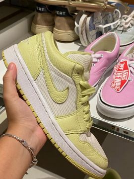 Tênis Nike Air Jordan 1 Low Limelight, original