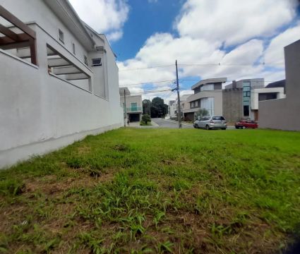 TERRENO EM CONDOMÍNIO NO UMBARÁ
