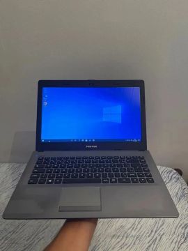 NOTEBOOK DDR3 4GB ÓTIMO PRA ESTUDOS TRABALHOS ACEITO CARTÃO DO GARANTIA 450$