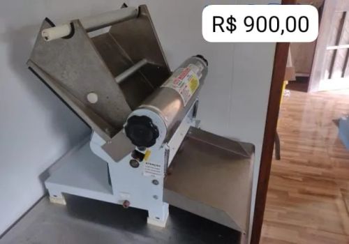 Máquina de Massa- R$ 900,00
