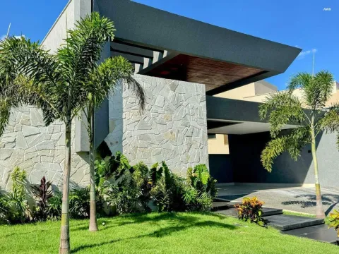 Casa Térrea a Venda com 3 Suítes no Portal do Sol Gardem com 290m²