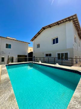 Casa para Aluguel em Vilas do Atlantico. 4/4, Mobiliada, piscina, 100m da praia.