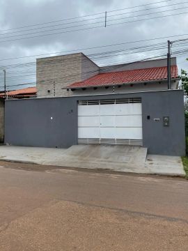Casa no Bairro Novo Horizonte com 4 quartos sendo 1 suíte