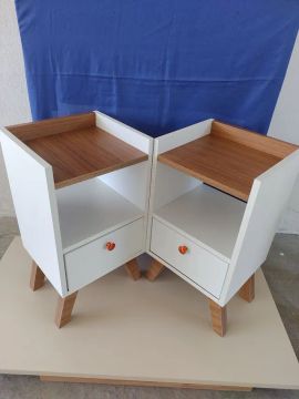 Mesinha de cabeceira 