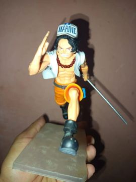 Figura de Ação Trafalgar D. Water Law - One Piece