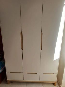 GUARDA ROUPA da Quarter com 3 portas - excelente estado.