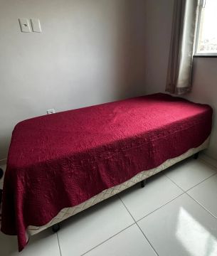 Cama Box de solteiro com colcha, fronha e elástico incluso