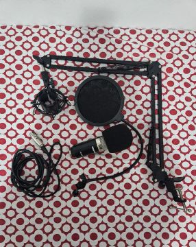 Microfone Gamer Condensador com Braço, Filtro Pop e Suporte