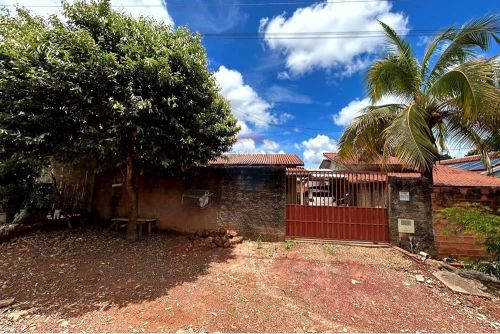 Casa à Venda - Teixeirão