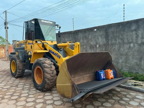 Pá Carregadeira Komatsu WA200