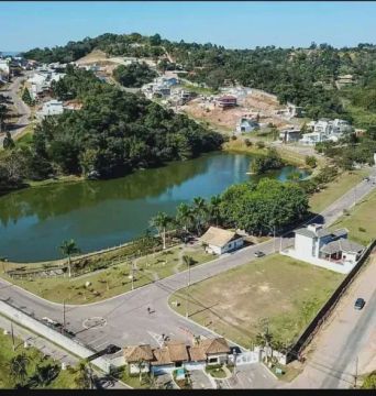 Sobrado para venda possui 254 metros quadrados com 3 quartos