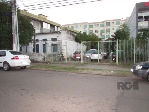 Ótima oportunidade de terreno à venda em Porto Alegre. O terreno está localizado na Rua Vi