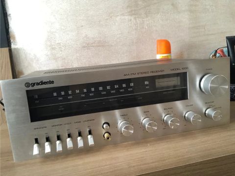 Receiver Model 1200 Gradiente