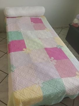 Cama Box Casal com Quilt Patchwork Colorido