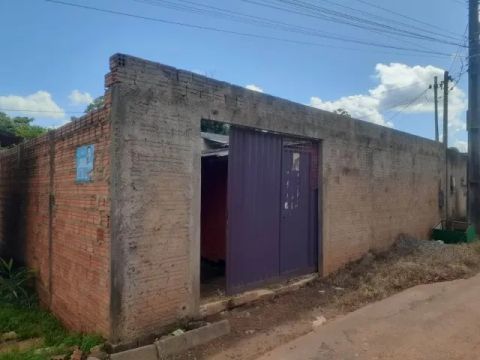 Casa no bairro Cruviana a venda