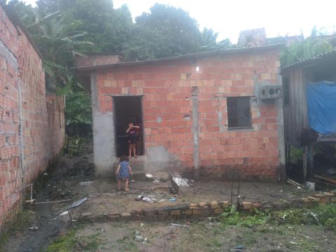 Vende se essa casa