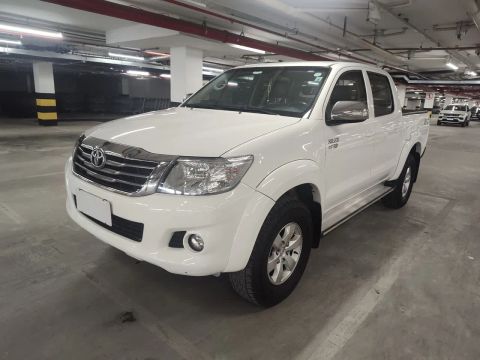 Hilux  SRV 4X4 automática 2.7Flex 2015