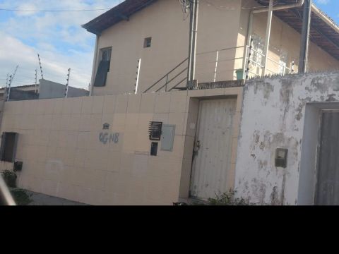 Alugo casa em condomínio no tabuleiro dos martins