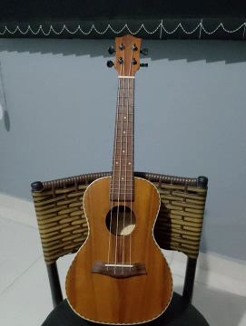 Ukulele PHX modelo UKP 243 + bag acolchoada