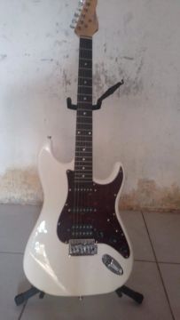 guitarra stratocaster 