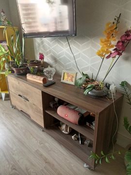 EXCELENTE Rack para TV com 1,60x0,45x0,65, em MDF, em ótimo estado, retirada no local.