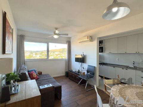 APARTAMENTO 2 DORMITÓRIOS COM SUÍTE E VAGA DE GARAGEM PRÓXIMO À PUCRS