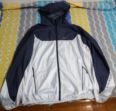 Casaco Masculino de Trilha FH500 Helium Wind Quechua (seminovo) - G