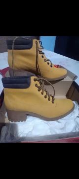 BOTA VIA MARTE SEMI NOVA 