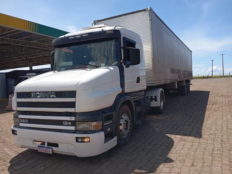 Caminhão Scania 360 4x2 - Baú - 2003